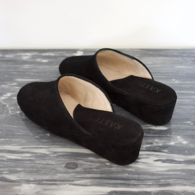 Olive wedge slipper - black